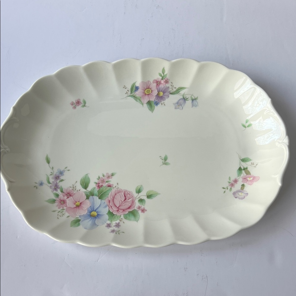 NARUMI Bine China Floral Oval Platter - Cream with Pink and Blue Flowers